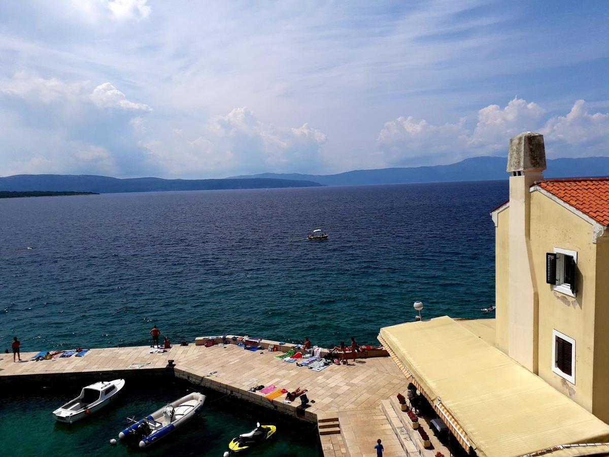 Apartments And Rooms Haludovo - Ribarsko Selo Малинска Экстерьер фото